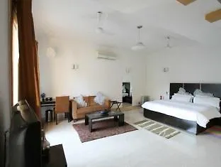 Luxury Suites And Hotels-Parkfront 구르가온